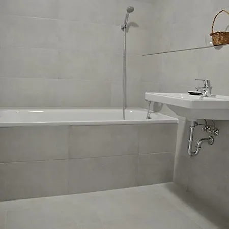 Exclusive Kolbenova Next To Subway Daire *