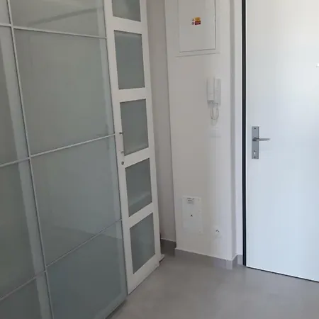 Apartment Exclusive Kolbenova Next To Subway *